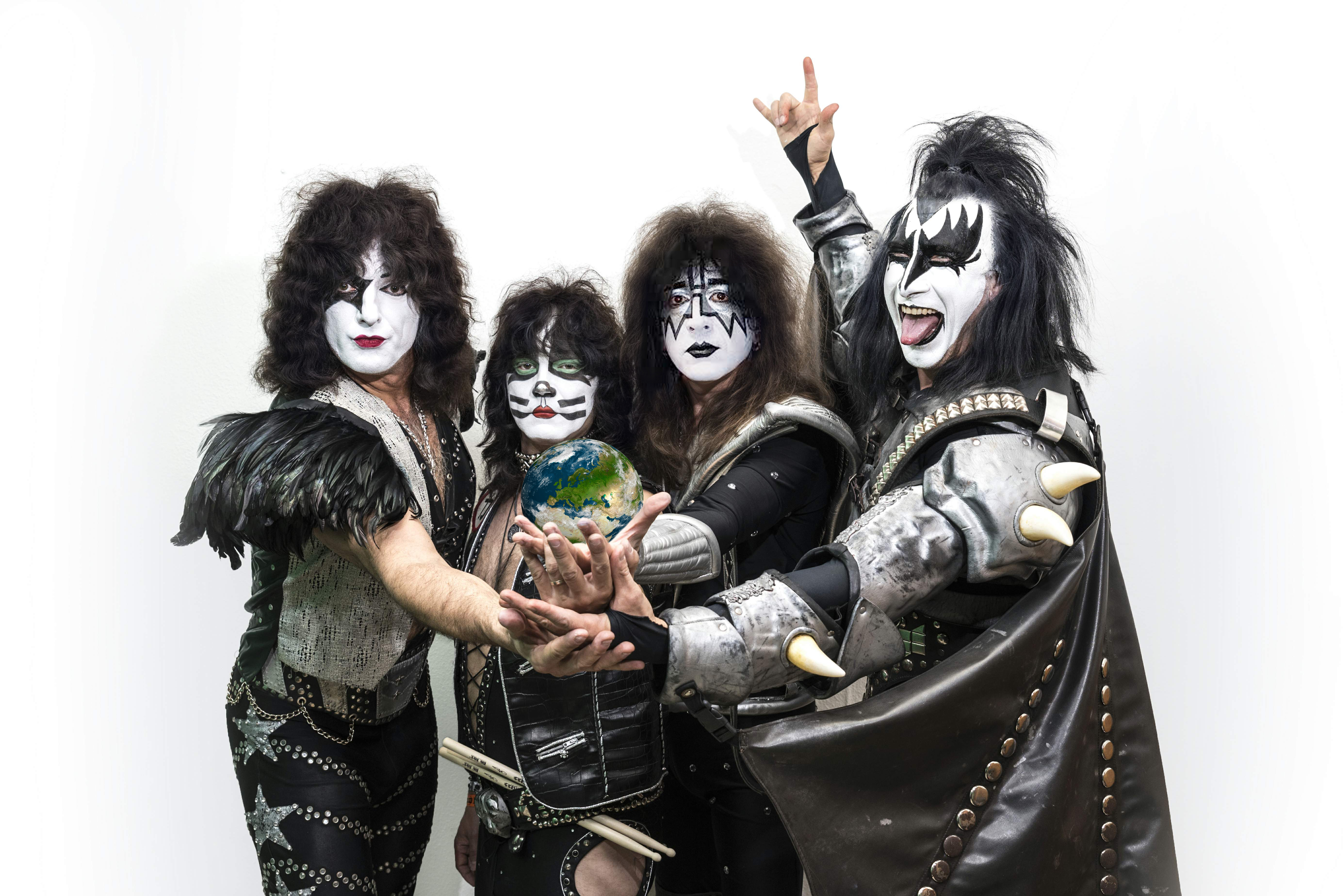 KISS FOREVER BAND – Support: Losing Gravity